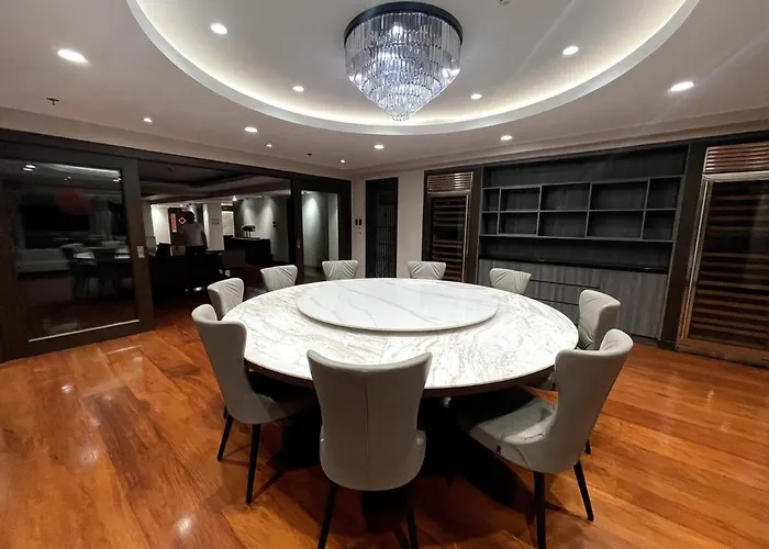 Ultra Luxury 5br Penthouse In Bay Rizal Park Manilla