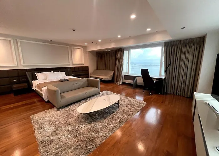 Ultra Luxury 5br Penthouse In Bay Rizal Park