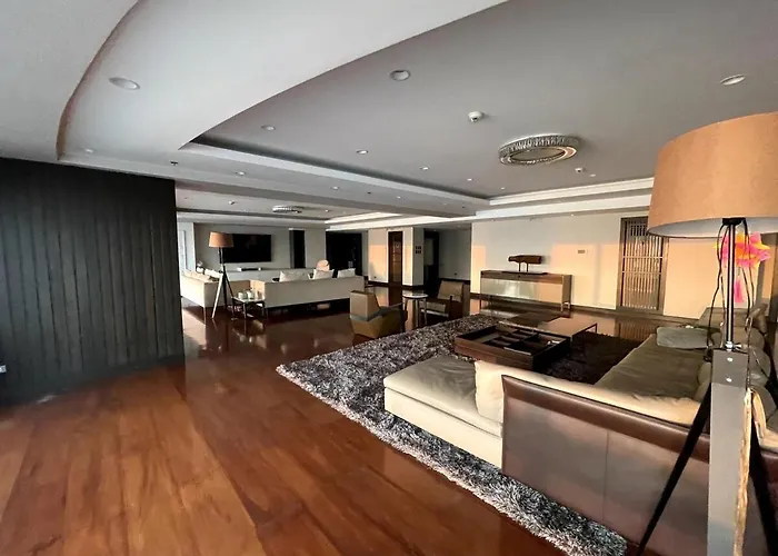 Ultra Luxury 5br Penthouse In Bay Rizal Park *